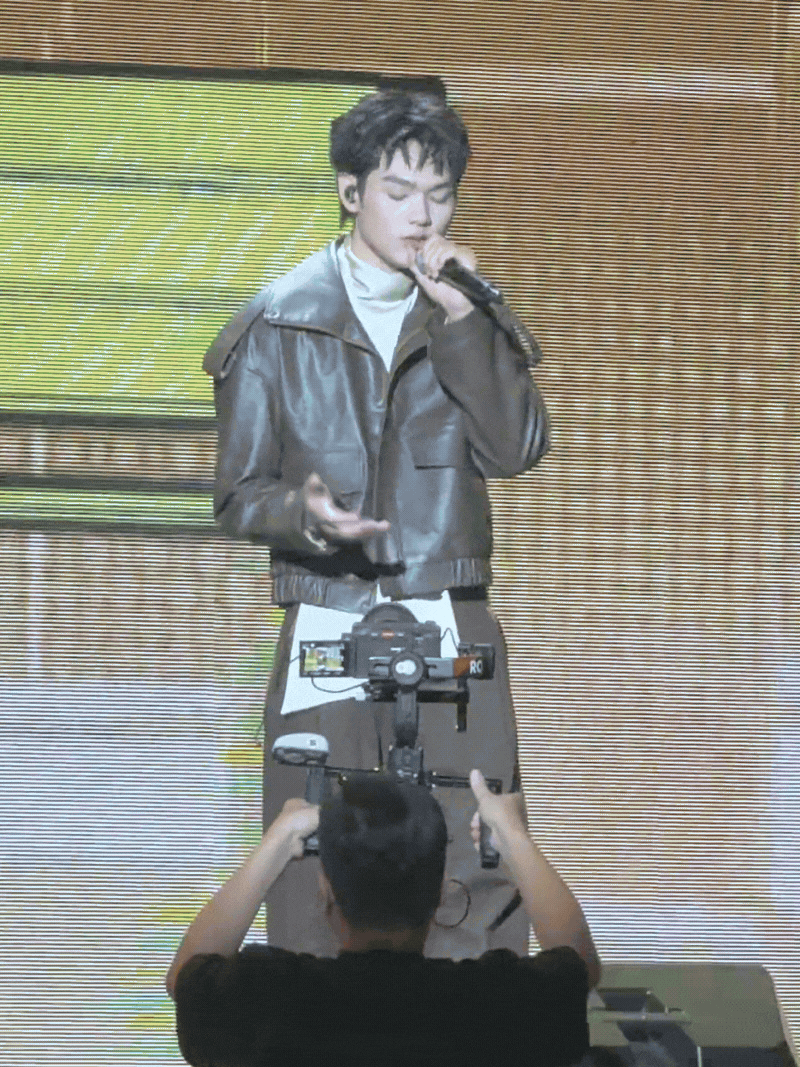 Đội h&igrave;nh Anh Trai - Em Xinh hot nhất &ldquo;ph&aacute; đảo&rdquo; Gala WeChoice Awards 2025: H&aacute;t hay nhảy đẹp, visual qu&aacute; &ldquo;peak&rdquo;!- Ảnh 11.