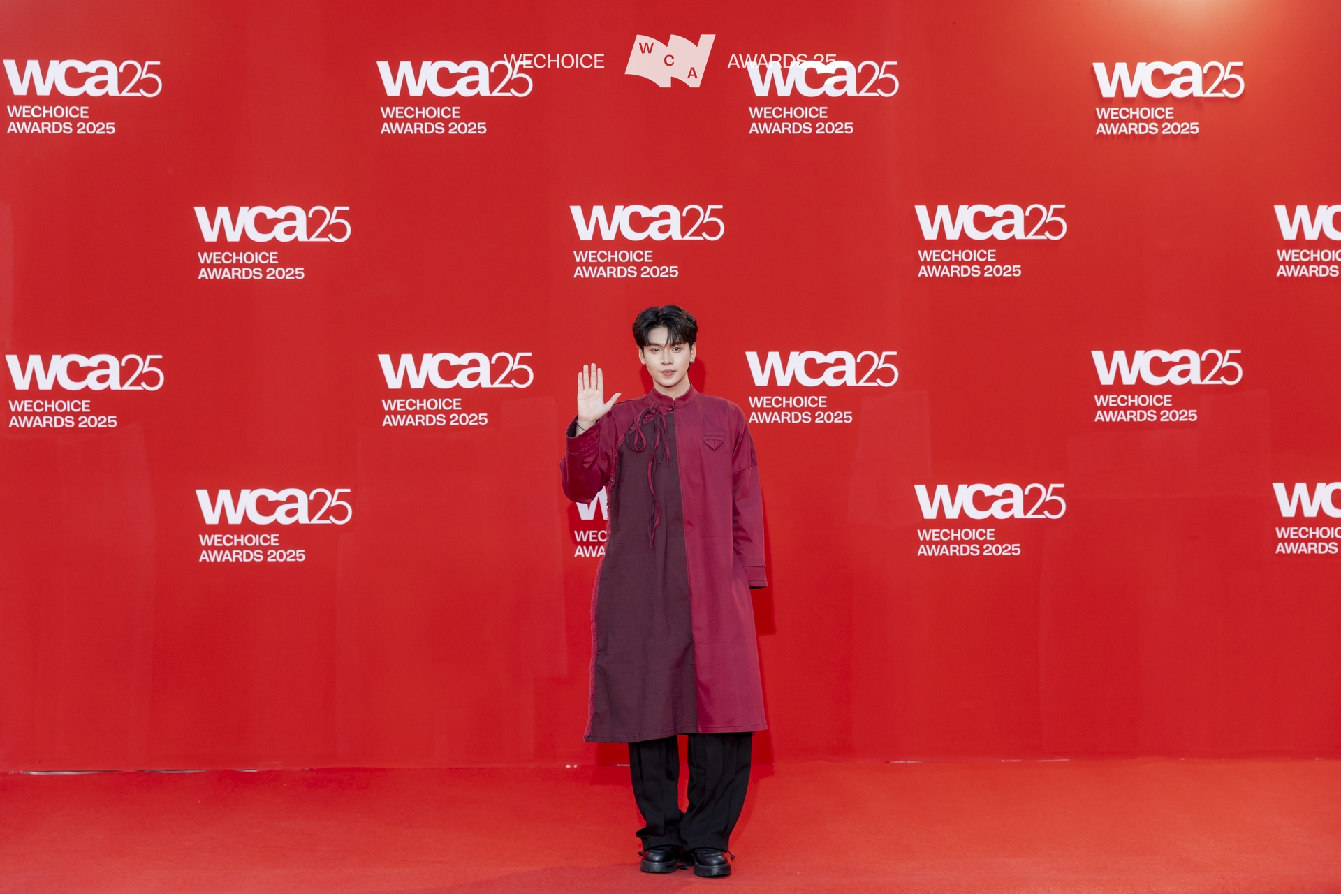 Loạt visual b&ugrave;ng nổ của d&agrave;n trai xinh, g&aacute;i đẹp tr&ecirc;n thảm đỏ WeChoice Awards 2025!- Ảnh 4.