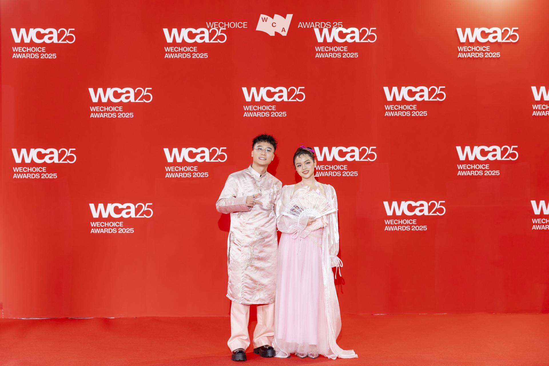 Loạt visual b&ugrave;ng nổ của d&agrave;n trai xinh, g&aacute;i đẹp tr&ecirc;n thảm đỏ WeChoice Awards 2025!- Ảnh 5.