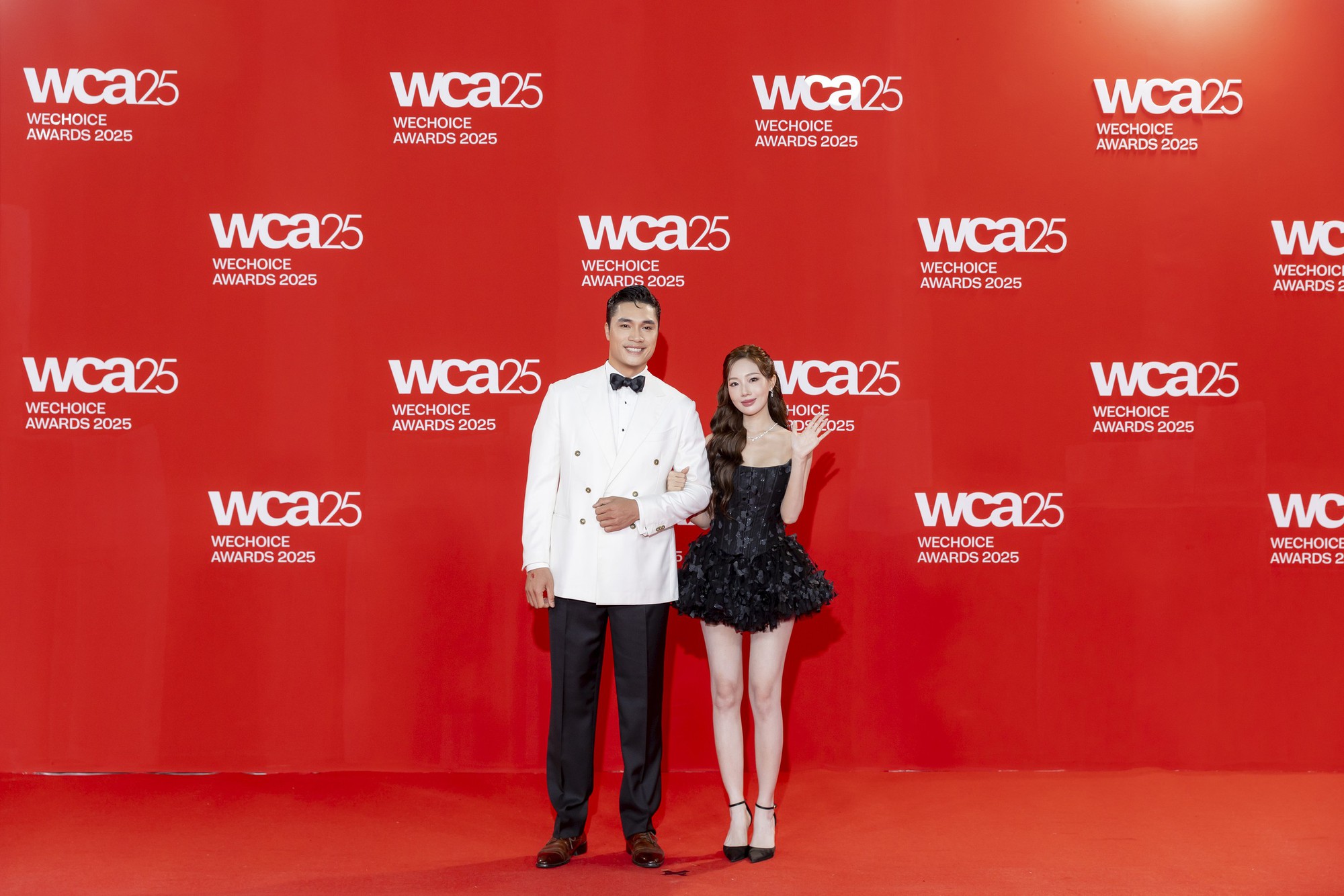 Loạt couple ở thảm đỏ WeChoice Awards: Diệu Nhi - Anh T&uacute; d&iacute;nh như keo, 1 cặp đ&ocirc;i nghi sắp cưới t&igrave;nh tứ- Ảnh 4.