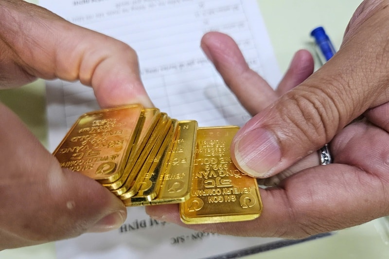 Bộ T&agrave;i ch&iacute;nh: Đ&aacute;nh thuế giao dịch v&agrave;ng miếng kh&ocirc;ng l&agrave;m x&aacute;o trộn thị trường- Ảnh 1.