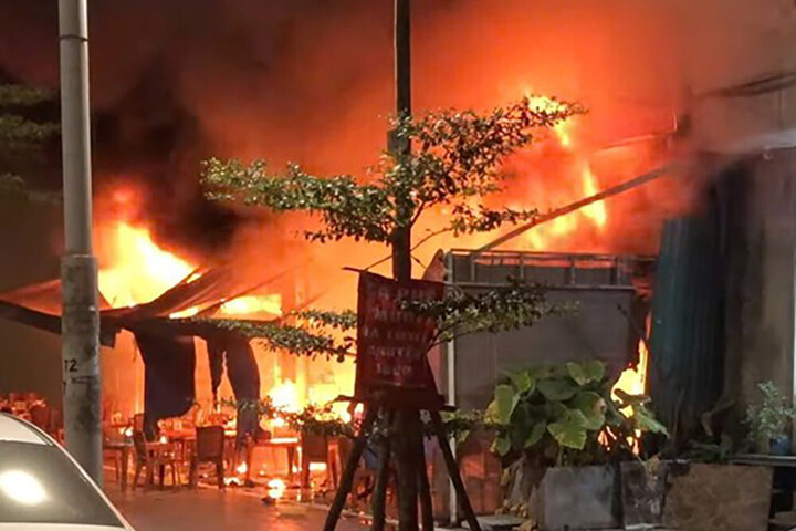 Ch&aacute;y qu&aacute;n c&agrave; ph&ecirc; trong khu biệt thự liền kề ở H&agrave; Nội- Ảnh 2.