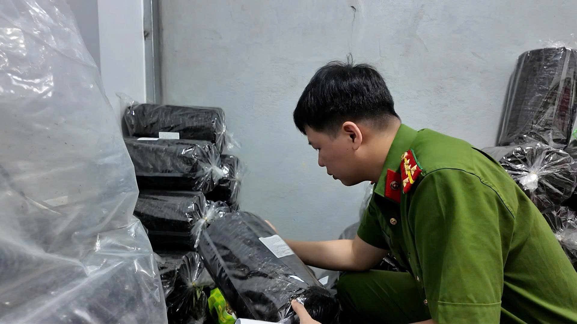 Rong biển nấu ch&aacute;o cho trẻ em xuất xứ Trung Quốc nhưng đội lốt h&agrave;ng Việt- Ảnh 1.