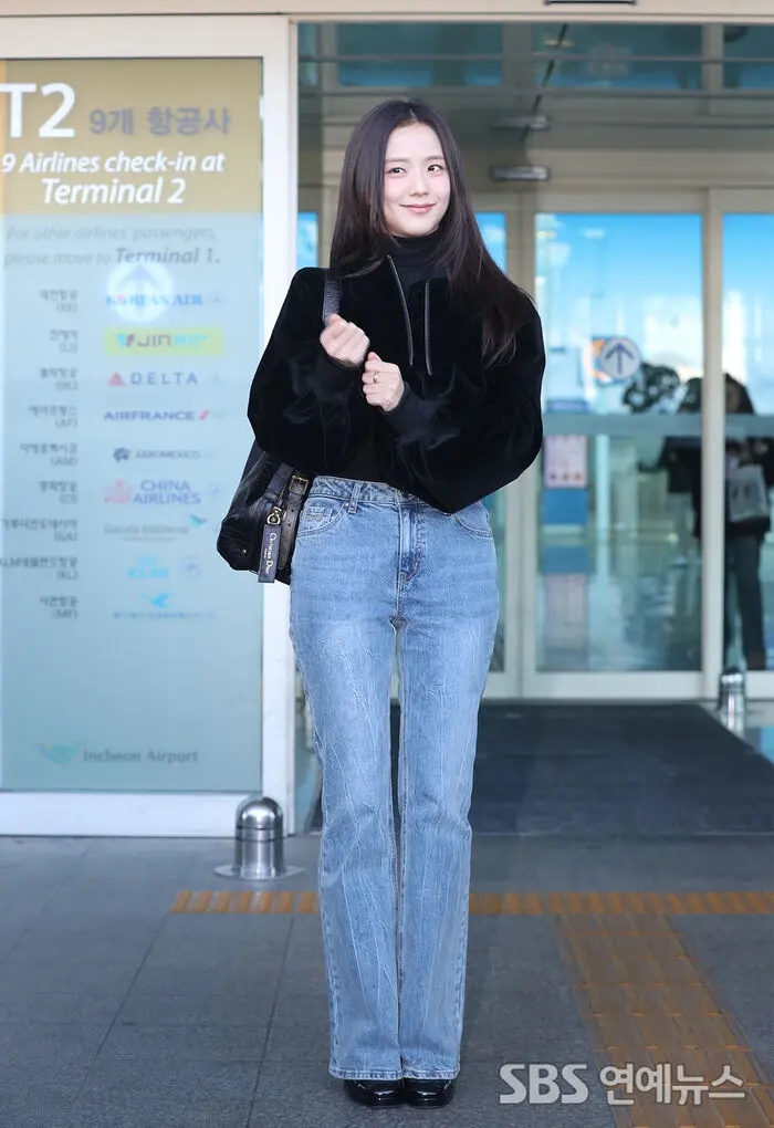 Jisoo gợi &yacute; 4 c&aacute;ch mặc quần d&agrave;i t&ocirc;n d&aacute;ng cho người c&oacute; chiều cao khi&ecirc;m tốn như c&ocirc; ấy- Ảnh 3.