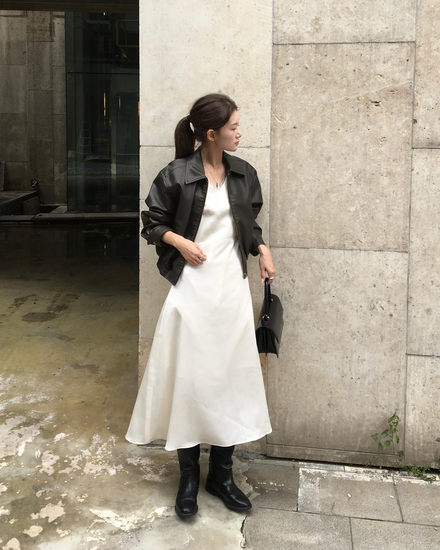 4 kiểu v&aacute;y liền trẻ trung v&agrave; ngọt ng&agrave;o cần c&oacute; trong m&ugrave;a xu&acirc;n- Ảnh 9.