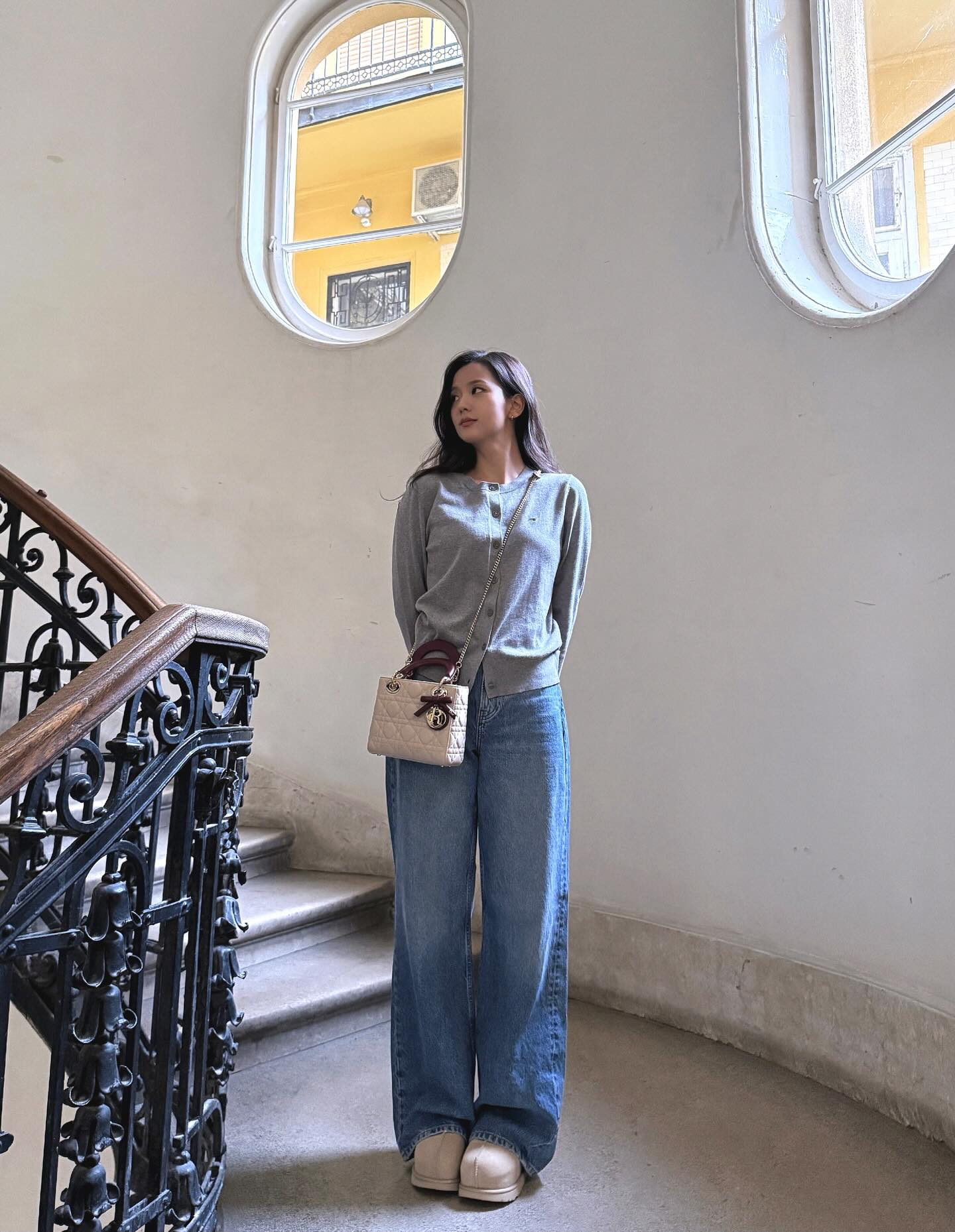 Jisoo gợi &yacute; 4 c&aacute;ch mặc quần d&agrave;i t&ocirc;n d&aacute;ng cho người c&oacute; chiều cao khi&ecirc;m tốn như c&ocirc; ấy- Ảnh 6.