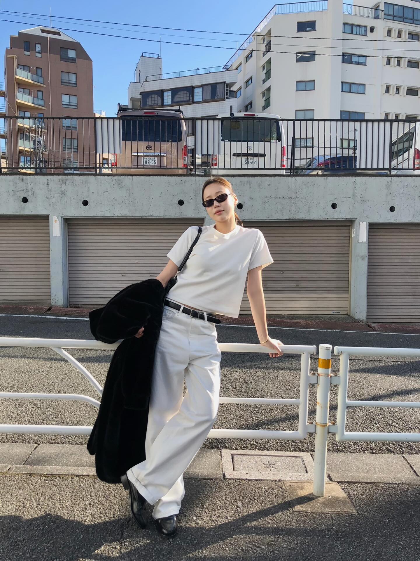 4 kiểu gi&agrave;y ph&ugrave; hợp để mix với quần ống rộng: T&ocirc;n d&aacute;ng tốt v&agrave; c&ograve;n tăng điểm sang xịn mịn- Ảnh 6.