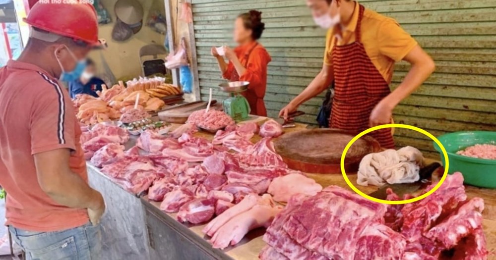Tại sao người b&aacute;n thường d&ugrave;ng giẻ lau thịt lợn? Biết được b&iacute; mật n&agrave;y t&ocirc;i đ&atilde; kh&ocirc;ng bao giờ mua thịt lợn một c&aacute;ch m&ugrave; qu&aacute;ng nữa!