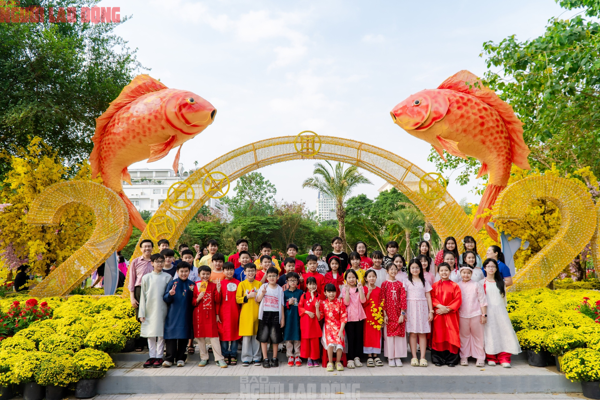 VIDEO: Những điểm "check-in" linh vật ngựa tại trung t&acirc;m TPHCM dịp Tết B&iacute;nh Ngọ- Ảnh 12.