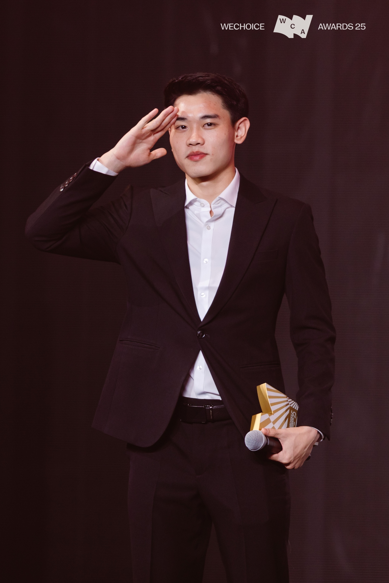 HLV Mai Đức Chung, cầu thủ Đ&igrave;nh Bắc trở th&agrave;nh Top 10 Nh&acirc;n vật truyền cảm hứng tại WeChoice Awards 2025- Ảnh 1.