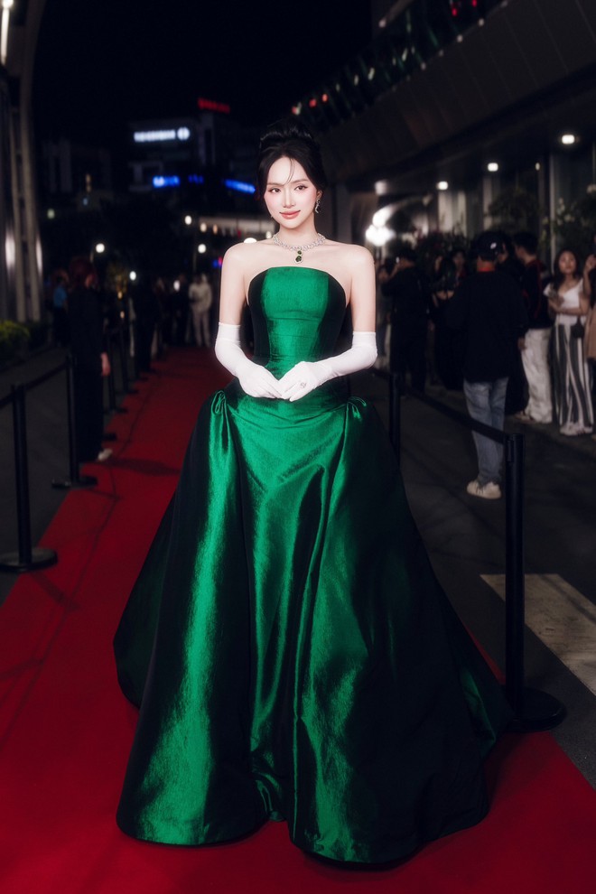 Hương Giang đẹp nuột, eo thắt bé xíu "chặt đẹp" loạt mỹ nhân: Rất thích dùng thứ này ăn thay cơm của người Việt, vừa đẹp vừa tốt sức khỏe- Ảnh 6.