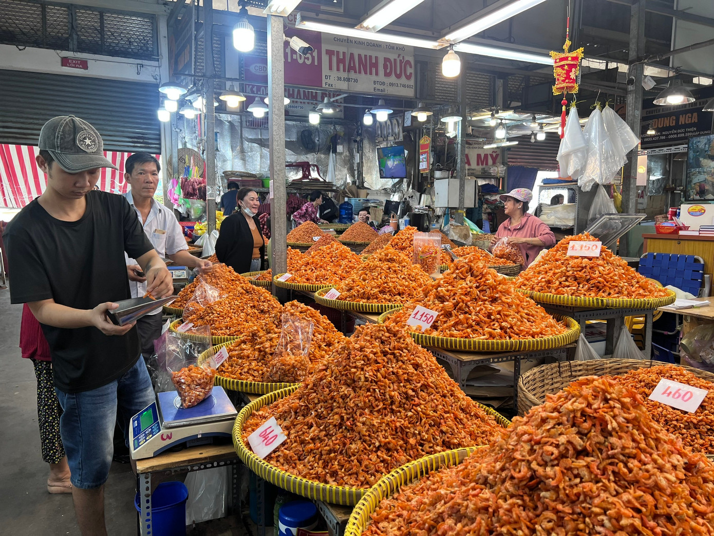 Săn c&aacute;, t&ocirc;m gi&aacute; 'rẻ kh&ocirc;ng tưởng' ở thủ phủ đồ kh&ocirc; S&agrave;i th&agrave;nh- Ảnh 2.