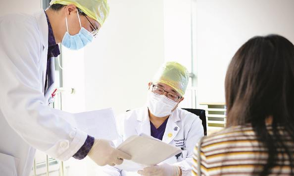 Cả 3 người trong một nh&agrave; đều mắc ung thư tuyến tụy, người mẹ kh&oacute;c nức nở: "Đ&oacute; l&agrave; lỗi của t&ocirc;i"- Ảnh 2.