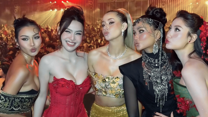 Khung h&igrave;nh đắt gi&aacute; tại WeChoice Awards 2025: 5 n&agrave;ng hậu tụ họp, nhan sắc bất ph&acirc;n thắng bại- Ảnh 4.