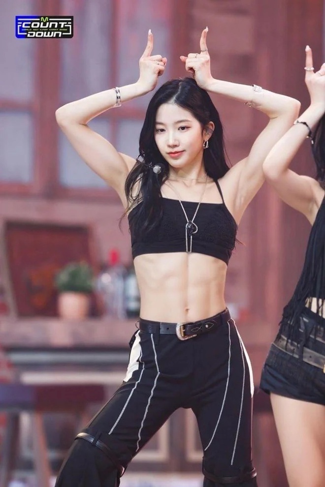 B&agrave;i tập 7 ph&uacute;t l&agrave;m n&ecirc;n cơ bụng đỉnh ch&oacute;p của "thi&ecirc;n nga Kpop"- Ảnh 2.