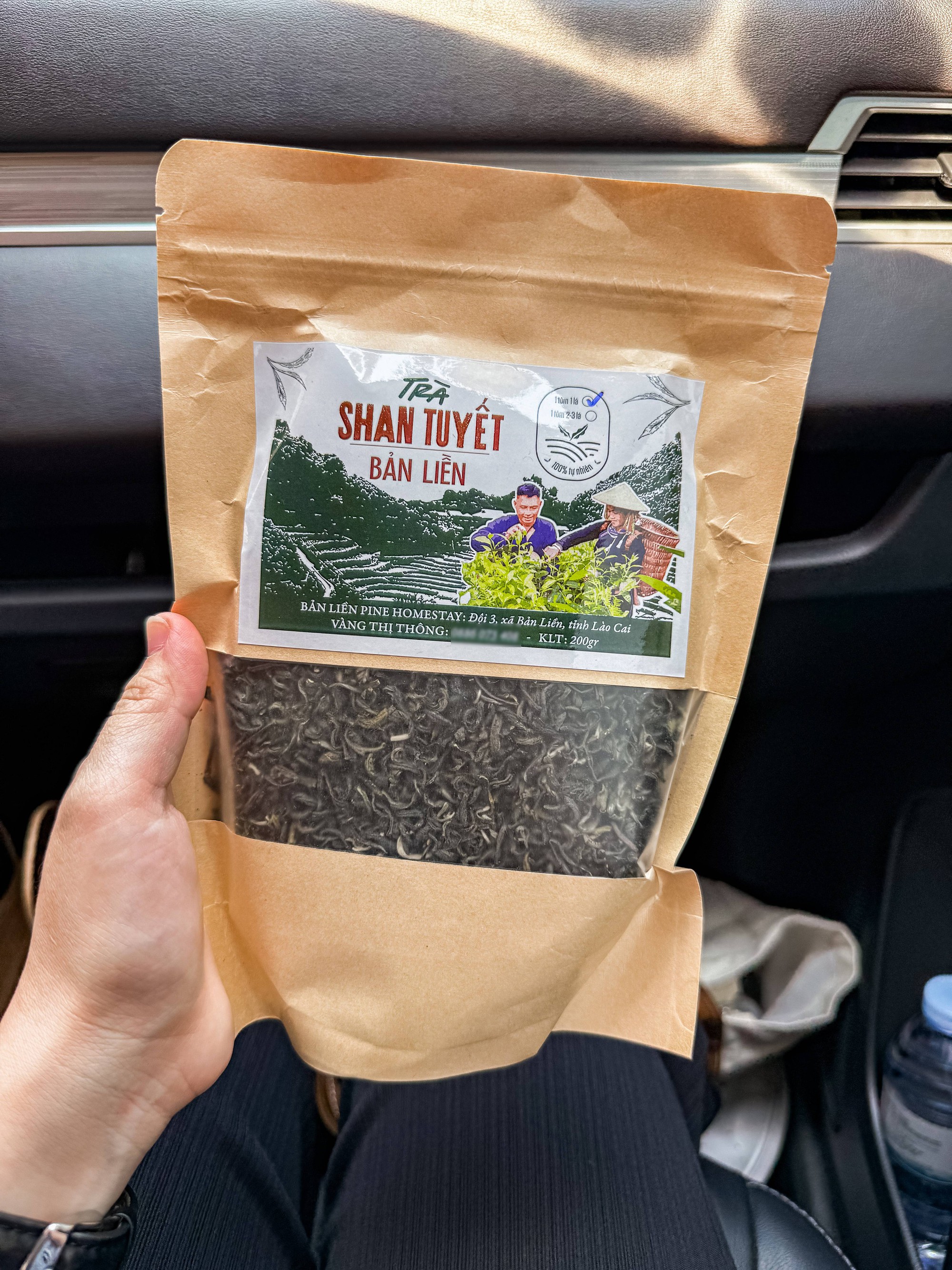 2 thứ được chị Th&ocirc;ng mang từ tận Bản Liền v&agrave;o TP.HCM, mất gần 1 ng&agrave;y di chuyển mới tới nơi- Ảnh 2.