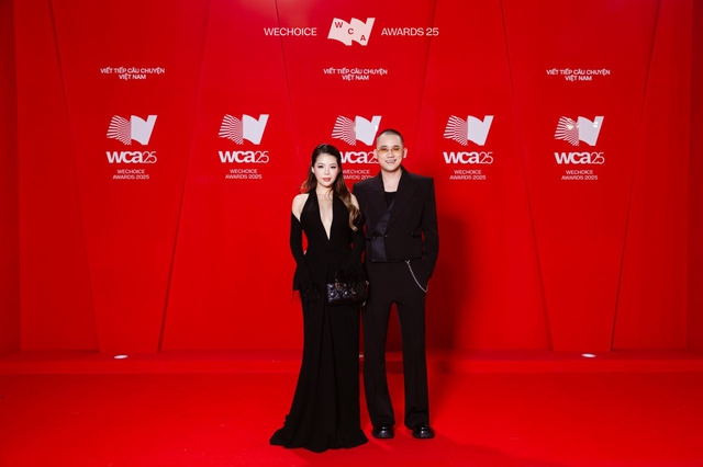 Hạnh phúc "bể màn hình" trên thảm đỏ HOT đầu năm 2026: Lộ diện cặp đôi có kiểu "lò vi sóng lạ nhất lịch sử"- Ảnh 6.