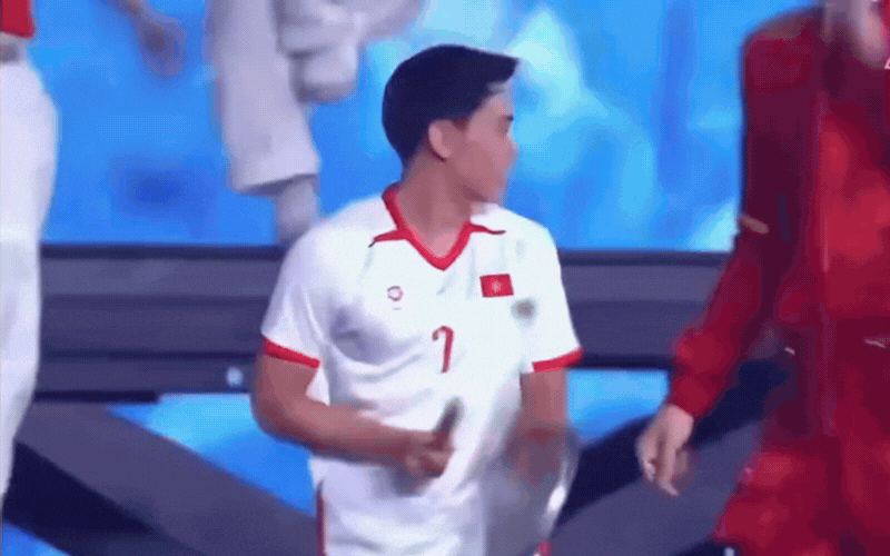 Khoảnh khắc &ldquo;ngại hết cả Đ&igrave;nh Bắc&rdquo; h&uacute;t 100 ngh&igrave;n lượt tương t&aacute;c, nhạc chiến &ldquo;cameo" xịn kh&ocirc;ng hot qu&aacute; ph&iacute;!- Ảnh 4.