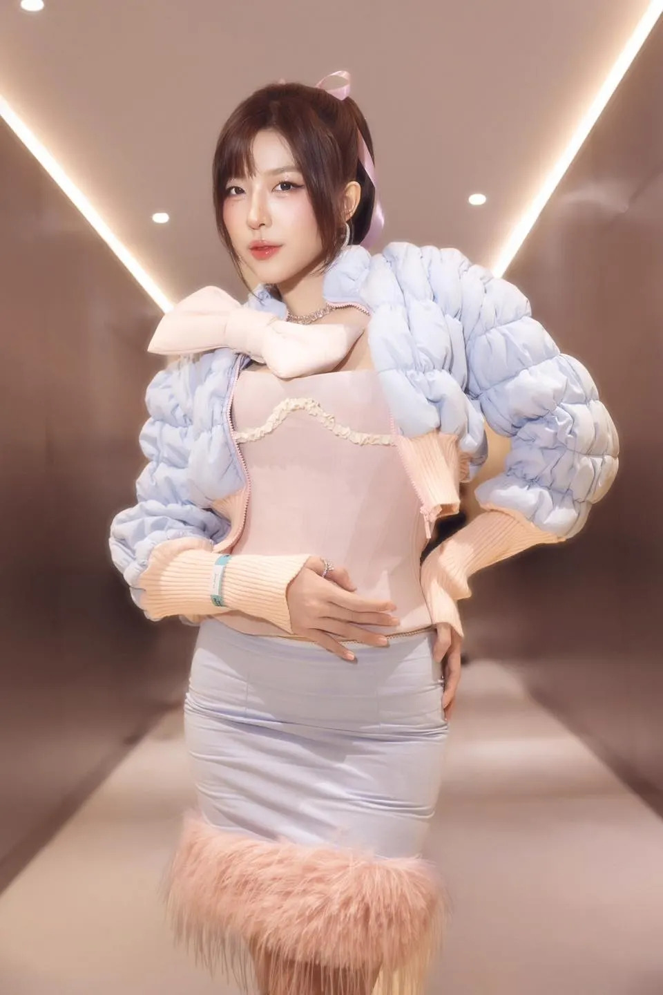 Nữ thần thảm đỏ thế hệ mới gọi t&ecirc;n em xinh Lamoon!- Ảnh 14.