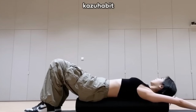 B&agrave;i tập 7 ph&uacute;t l&agrave;m n&ecirc;n cơ bụng đỉnh ch&oacute;p của "thi&ecirc;n nga Kpop"- Ảnh 5.