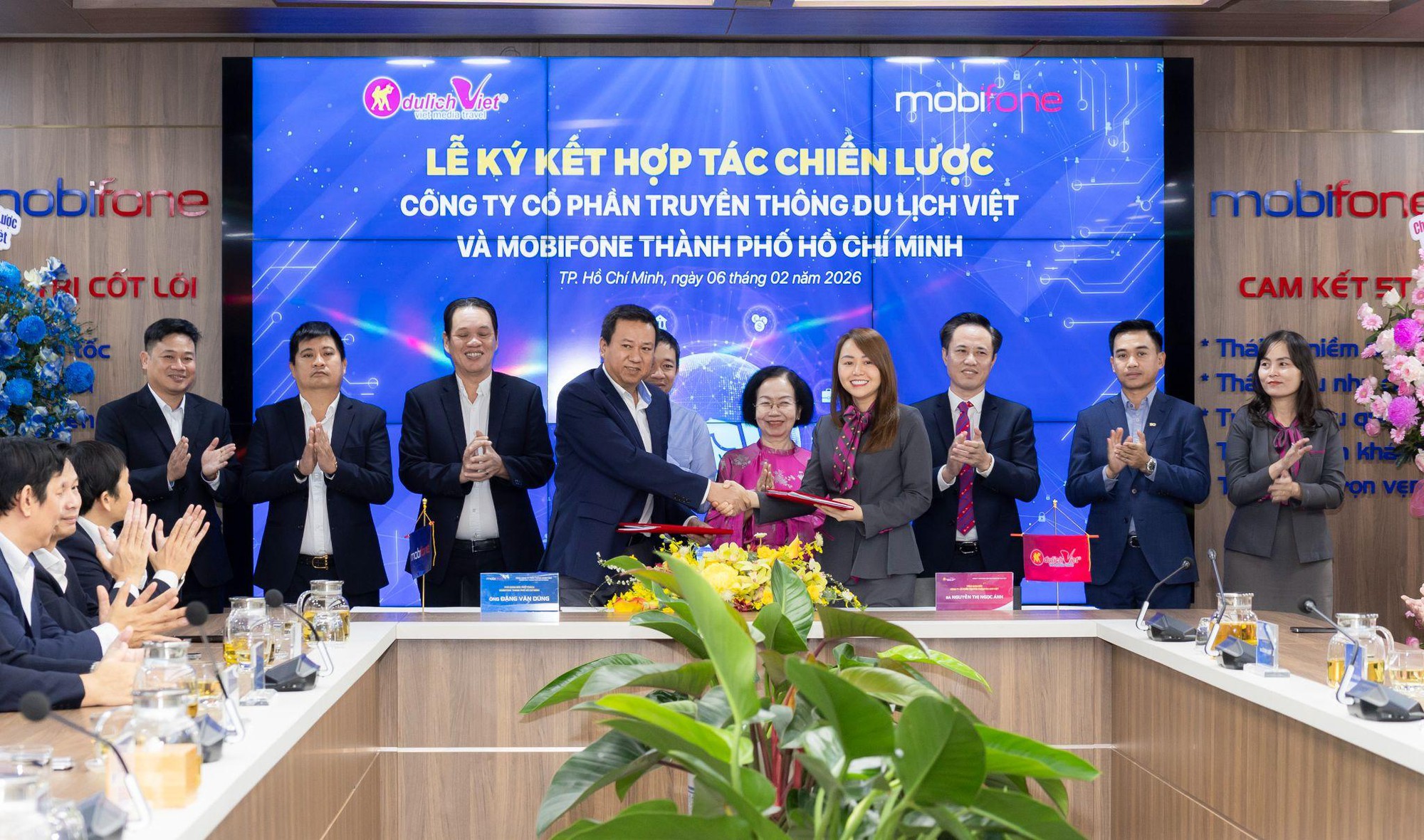 Sốc: h&agrave;ng triệu S&eacute;c Du Lịch Xanh đổ bộ, MobiFone c&ugrave;ng Du Lịch Việt mở đường cho hội cuồng x&ecirc; dịch- Ảnh 1.