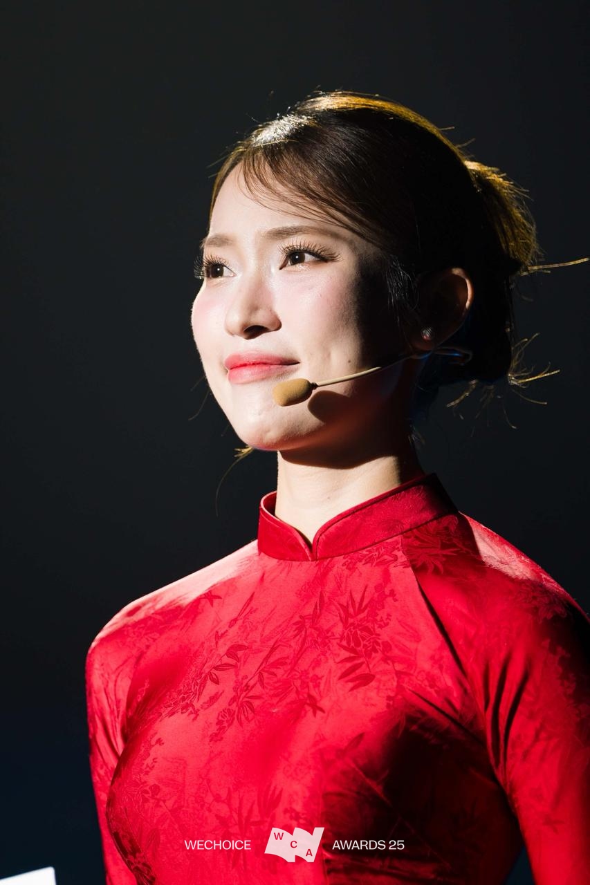 Trọn vẹn trường đoạn x&uacute;c động nhất tại Gala WeChoice 2025: Lần đầu ti&ecirc;n, c&acirc;u chuyện của 21 đề cử Truyền cảm hứng được kể theo c&aacute;ch n&agrave;y!- Ảnh 2.