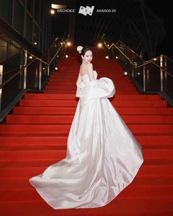 Khung h&igrave;nh đọ sắc đỉnh nhất WeChoice Awards 2025: Thanh Thuỷ v&agrave; Thu&yacute; Ng&acirc;n bất ph&acirc;n thắng bại- Ảnh 3.