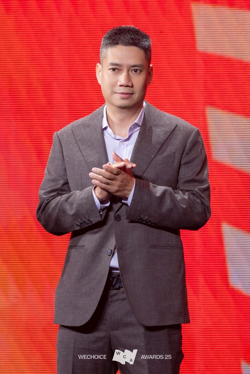 HLV Mai Đức Chung trở th&agrave;nh Đại sứ truyền cảm hứng WeChoice Awards, kh&ocirc;ng nhắc tới bản th&acirc;n, chỉ mong một điều cho ĐT nữ- Ảnh 5.