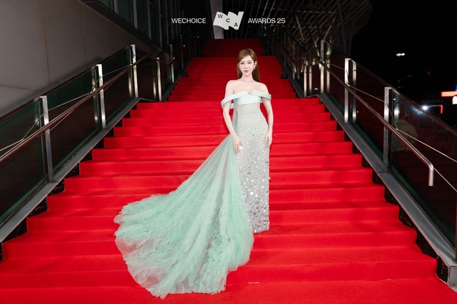 Khung h&igrave;nh đọ sắc đỉnh nhất WeChoice Awards 2025: Thanh Thuỷ v&agrave; Thu&yacute; Ng&acirc;n bất ph&acirc;n thắng bại- Ảnh 9.