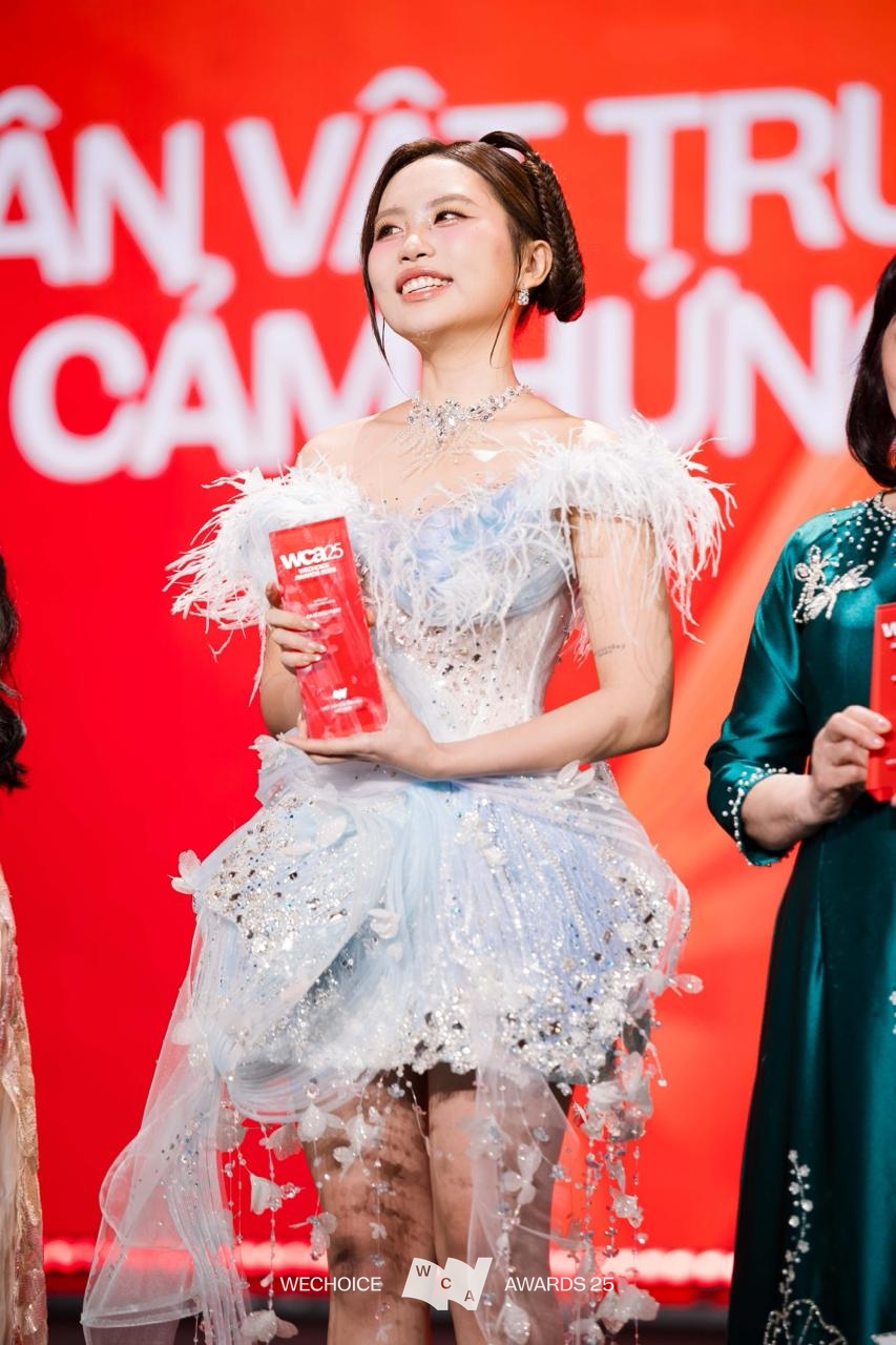 Trọn vẹn trường đoạn x&uacute;c động nhất tại Gala WeChoice 2025: Lần đầu ti&ecirc;n, c&acirc;u chuyện của 21 đề cử Truyền cảm hứng được kể theo c&aacute;ch n&agrave;y!- Ảnh 20.