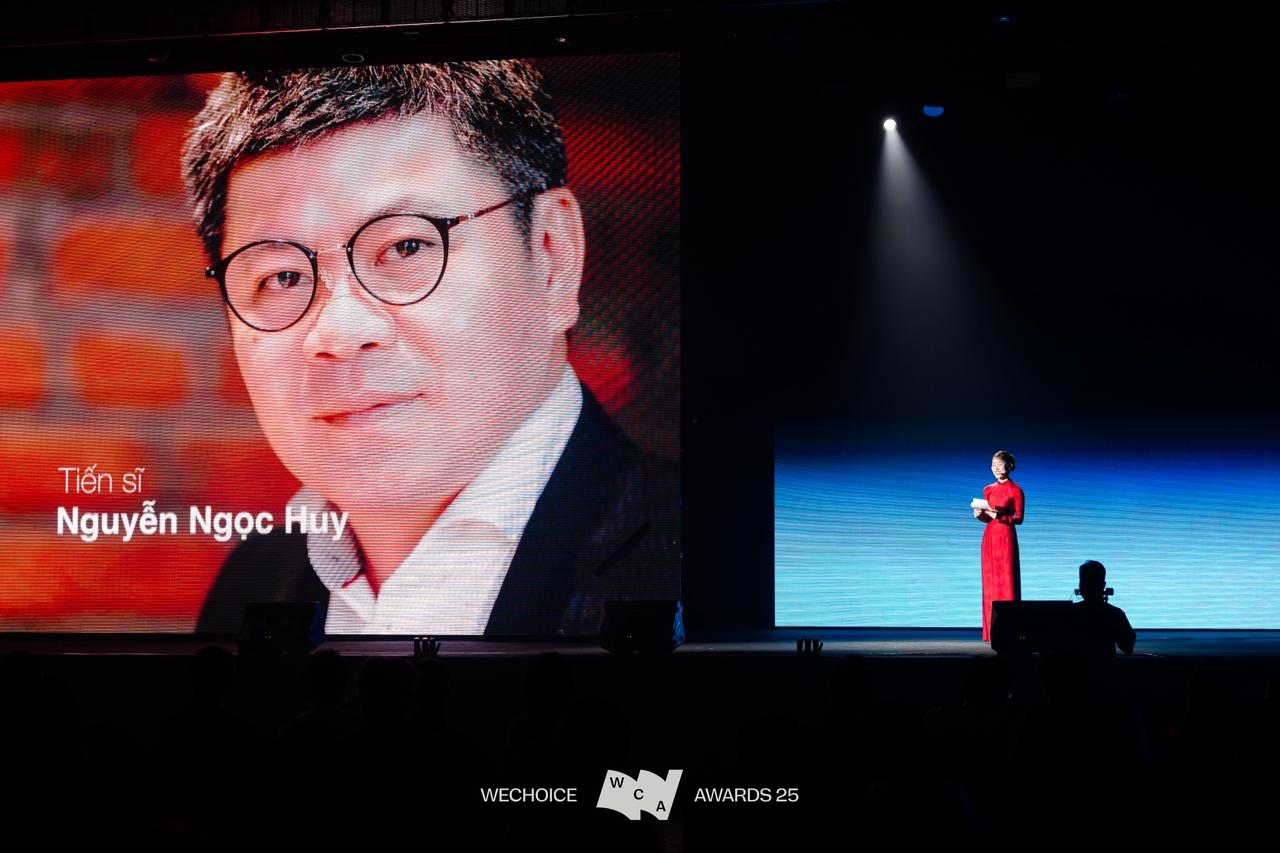 Trọn vẹn trường đoạn x&uacute;c động nhất tại Gala WeChoice 2025: Lần đầu ti&ecirc;n, c&acirc;u chuyện của 21 đề cử Truyền cảm hứng được kể theo c&aacute;ch n&agrave;y!- Ảnh 19.