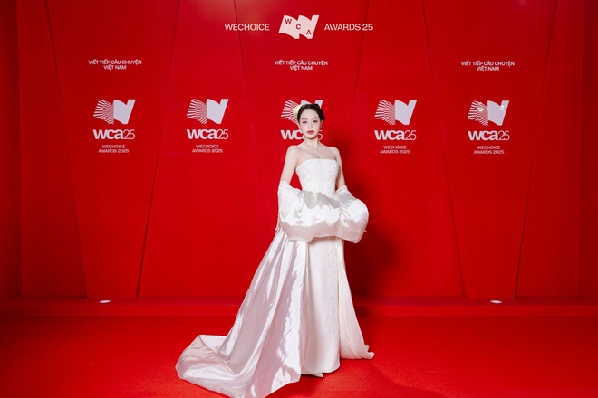 Khung h&igrave;nh đọ sắc đỉnh nhất WeChoice Awards 2025: Thanh Thuỷ v&agrave; Thu&yacute; Ng&acirc;n bất ph&acirc;n thắng bại- Ảnh 6.