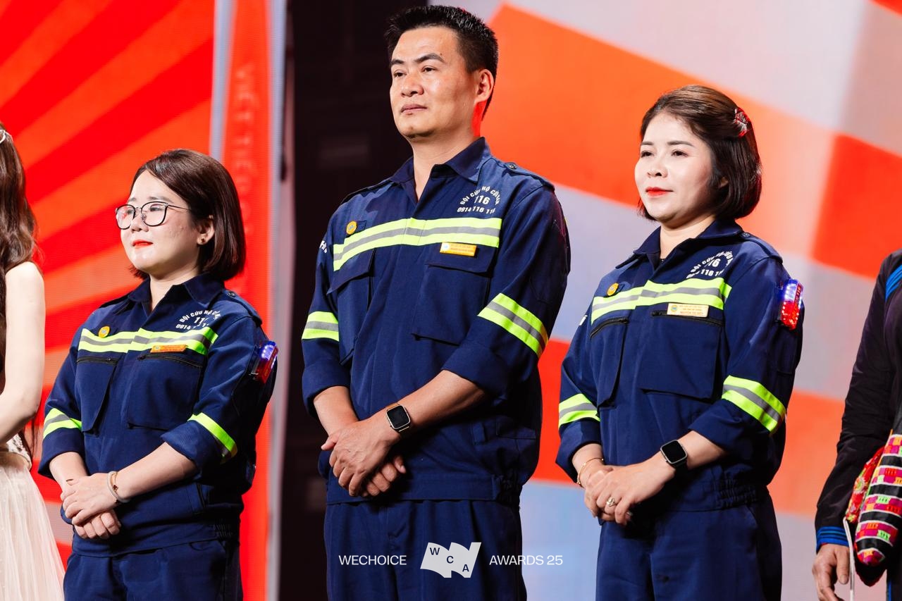 Trọn vẹn trường đoạn x&uacute;c động nhất tại Gala WeChoice 2025: Lần đầu ti&ecirc;n, c&acirc;u chuyện của 21 đề cử Truyền cảm hứng được kể theo c&aacute;ch n&agrave;y!- Ảnh 18.