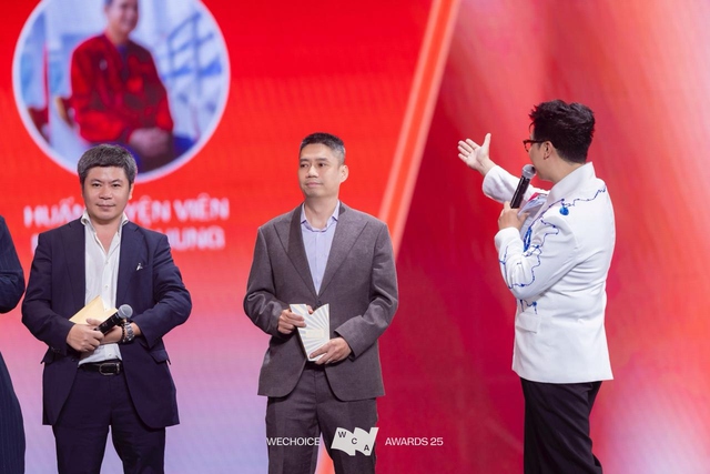 HLV Mai Đức Chung trở th&agrave;nh Đại sứ truyền cảm hứng WeChoice Awards, kh&ocirc;ng nhắc tới bản th&acirc;n, chỉ mong một điều cho ĐT nữ- Ảnh 3.