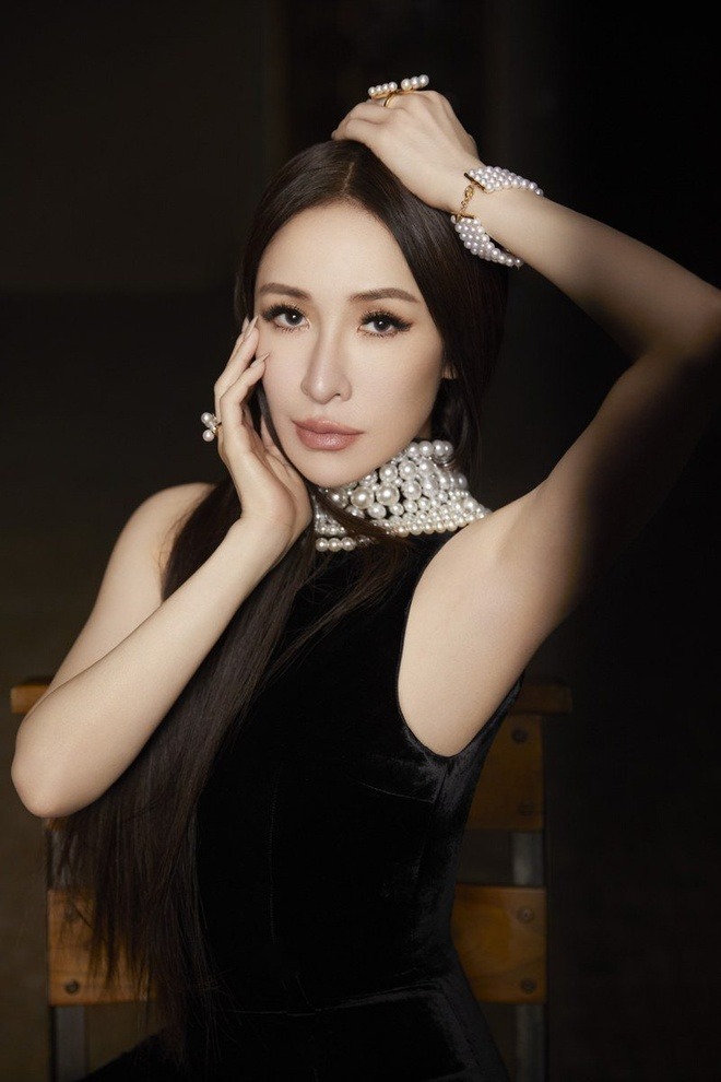 Nữ ca sĩ bị tai nạn đến hủy dung: Vết thương hoại tử 2 th&aacute;ng, giờ g&acirc;y sốc với 