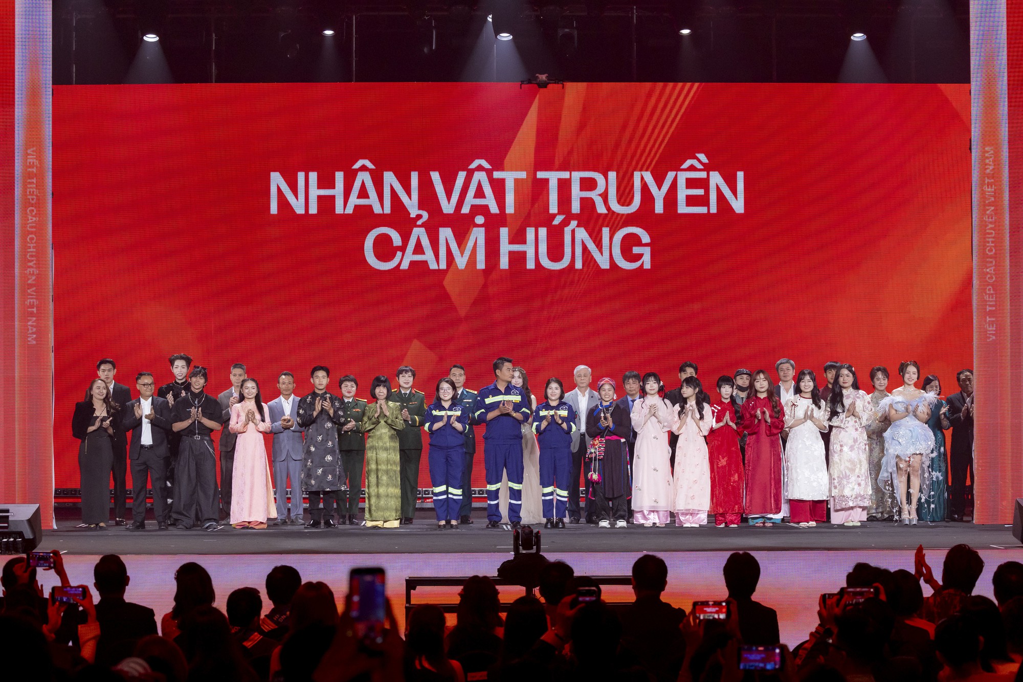 Trọn vẹn trường đoạn x&uacute;c động nhất tại Gala WeChoice 2025: Lần đầu ti&ecirc;n, c&acirc;u chuyện của 21 đề cử Truyền cảm hứng được kể theo c&aacute;ch n&agrave;y!- Ảnh 25.