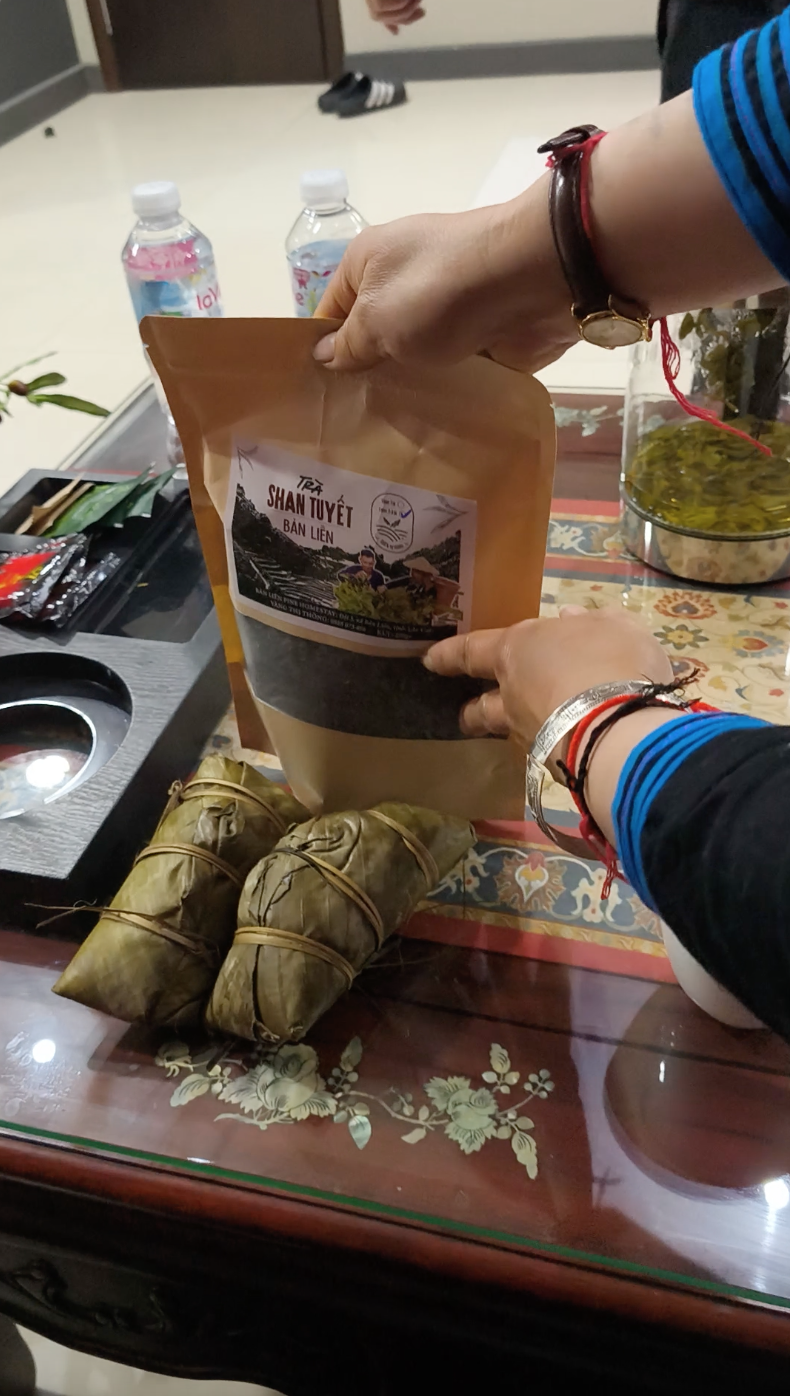 2 thứ được chị Th&ocirc;ng mang từ tận Bản Liền v&agrave;o TP.HCM, mất gần 1 ng&agrave;y di chuyển mới tới nơi- Ảnh 5.