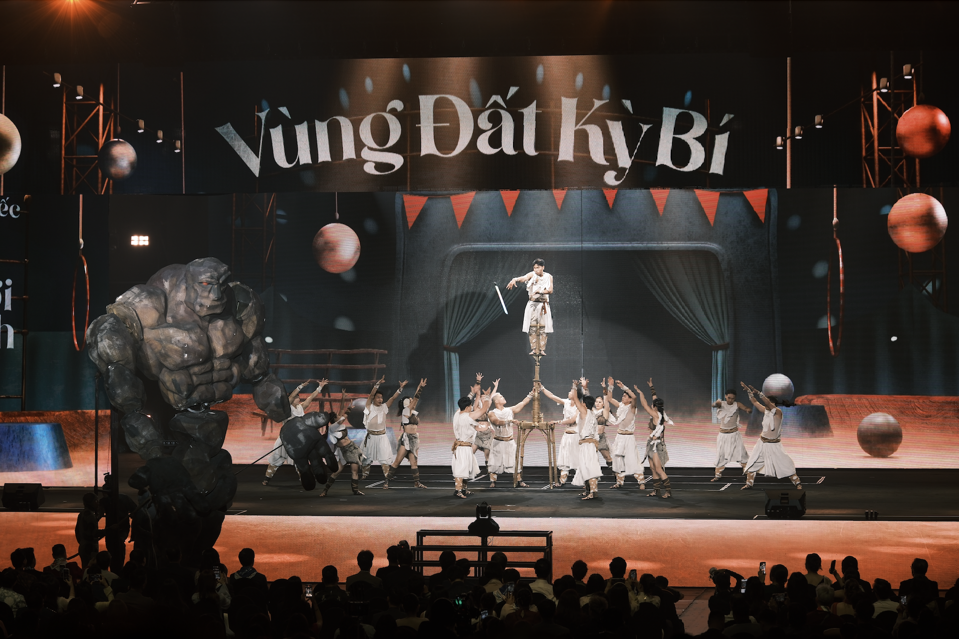 Trọn vẹn trường đoạn x&uacute;c động nhất tại Gala WeChoice 2025: Lần đầu ti&ecirc;n, c&acirc;u chuyện của 21 đề cử Truyền cảm hứng được kể theo c&aacute;ch n&agrave;y!- Ảnh 16.