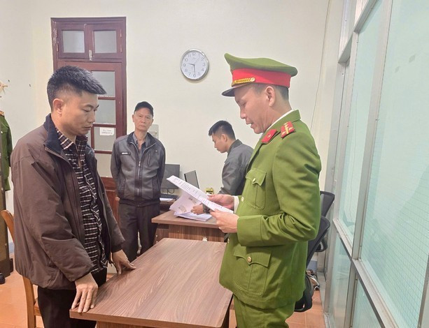 C&ocirc;ng an Lạng Sơn triệt ph&aacute; đường d&acirc;y bu&ocirc;n lậu bạc lớn nhất từ trước đến nay- Ảnh 3.