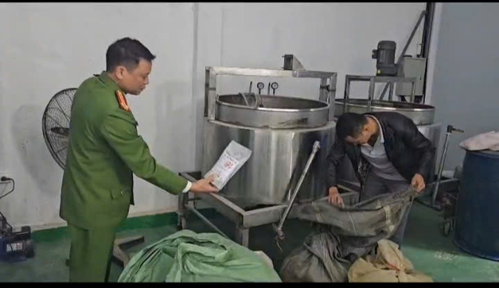 Thủ đoạn tinh vi của đường d&acirc;y sản xuất thuốc giả, b&aacute;n tr&ecirc;n Shopee, TikTok- Ảnh 2.