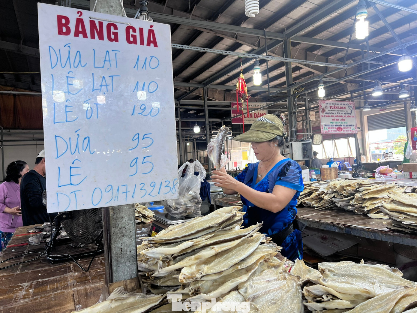 Săn c&aacute;, t&ocirc;m gi&aacute; 'rẻ kh&ocirc;ng tưởng' ở thủ phủ đồ kh&ocirc; S&agrave;i th&agrave;nh- Ảnh 6.