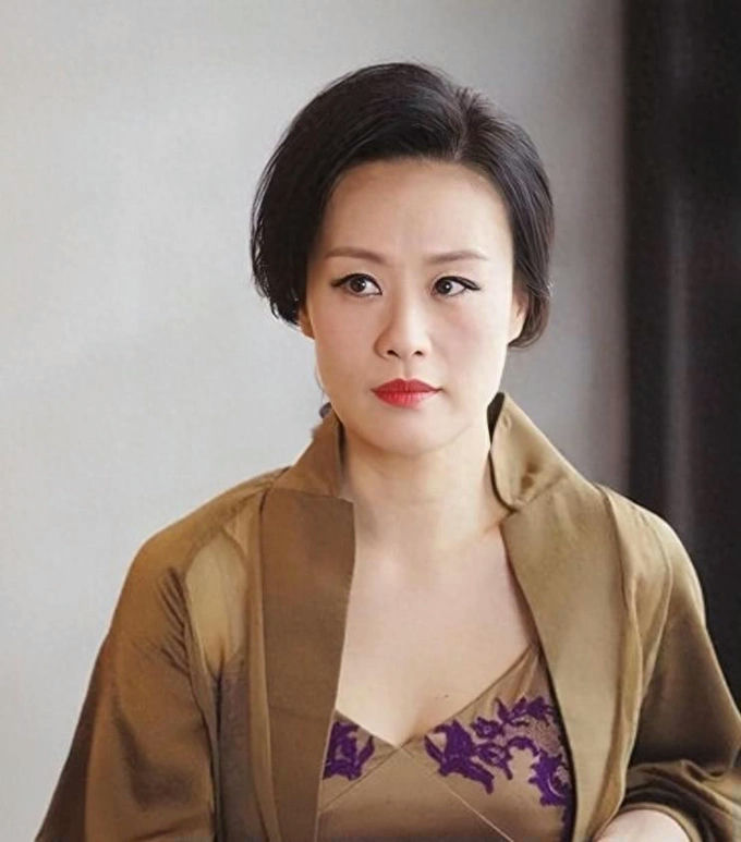 Ho&agrave;ng Th&aacute;i Hậu 