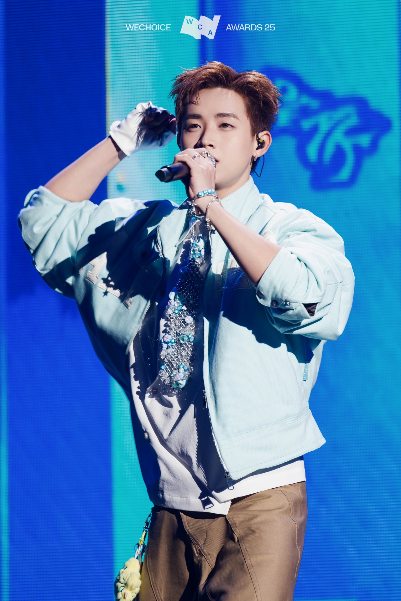 Trọn bộ visual của trai đẹp CONGB tại WeChoice Awards 2025: Chỉ 1 từ quá 