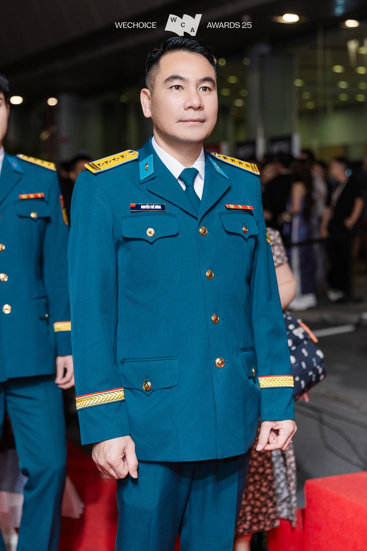 Đại t&aacute;, phi c&ocirc;ng cấp 1 Nguyễn Thế Dũng đứng cạnh Đại u&yacute; Đ&agrave;o Văn B&igrave;nh: Ph&iacute;a sau bức ảnh g&acirc;y b&atilde;o mạng- Ảnh 3.