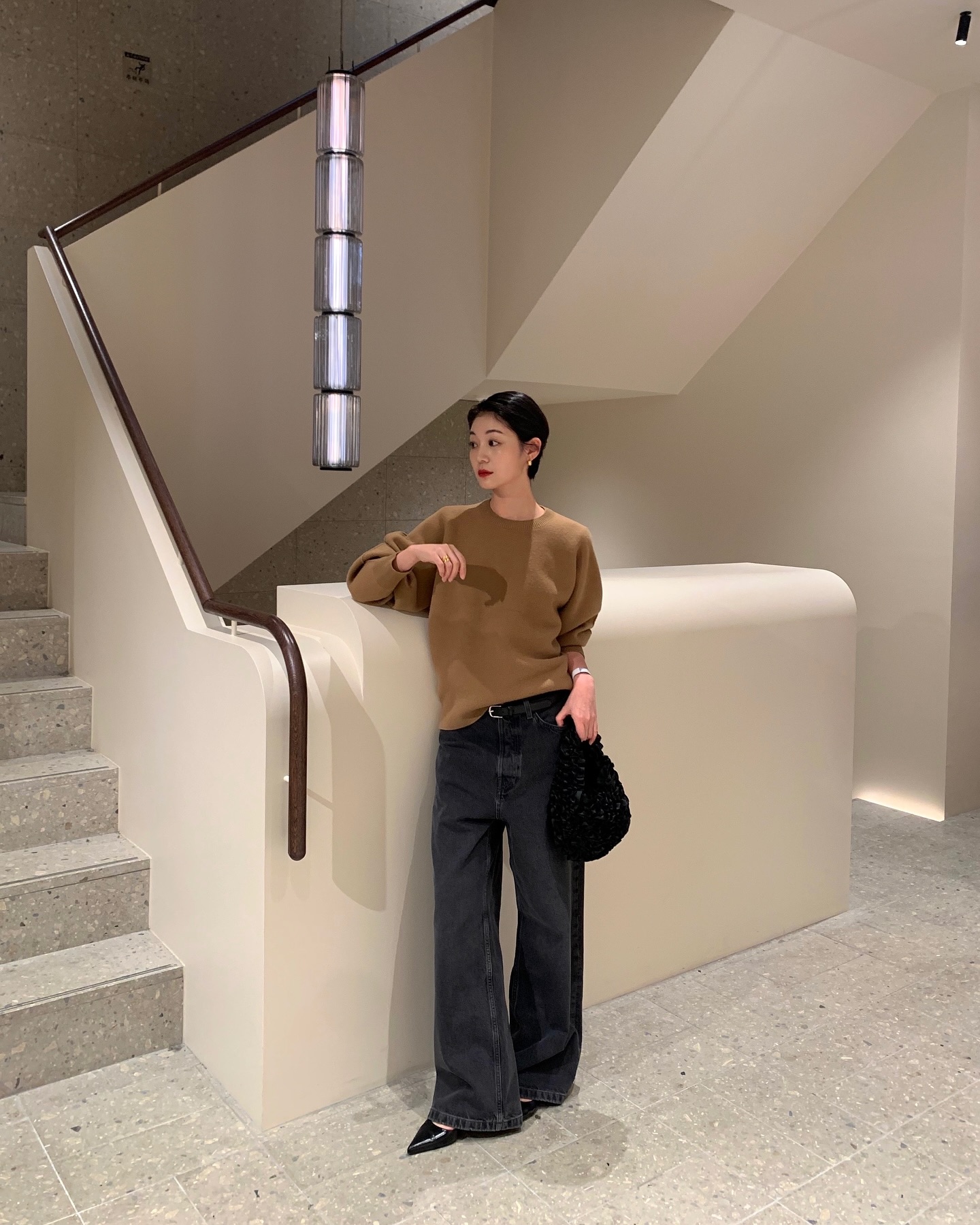 Nếu chỉ được sắm 4 đ&ocirc;i gi&agrave;y bệt trong năm 2026, th&igrave; đ&acirc;y l&agrave; những kiểu c&oacute; thể n&acirc;ng tầm cả set đồ- Ảnh 1.