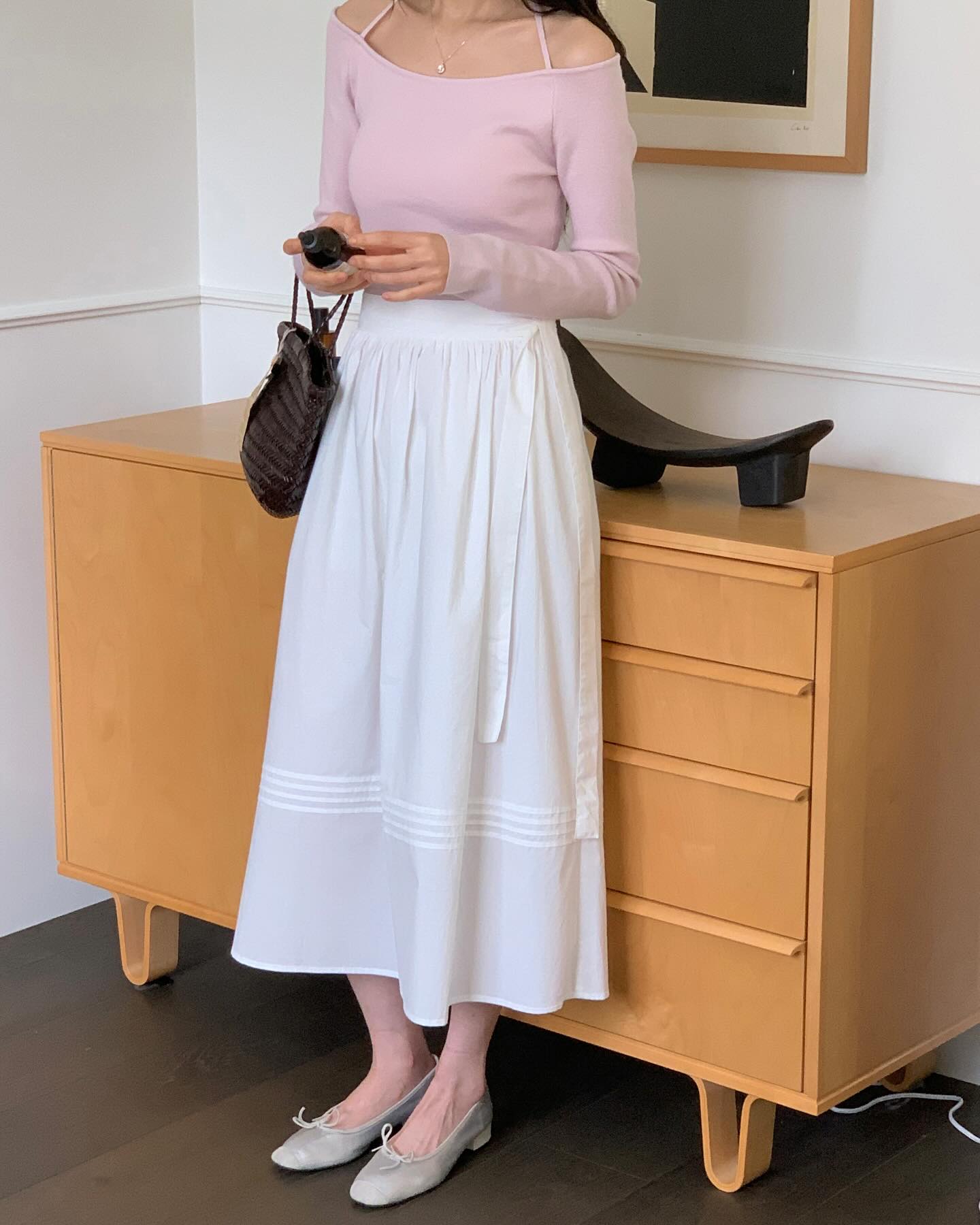 Nếu chỉ được sắm 4 đ&ocirc;i gi&agrave;y bệt trong năm 2026, th&igrave; đ&acirc;y l&agrave; những kiểu c&oacute; thể n&acirc;ng tầm cả set đồ- Ảnh 5.