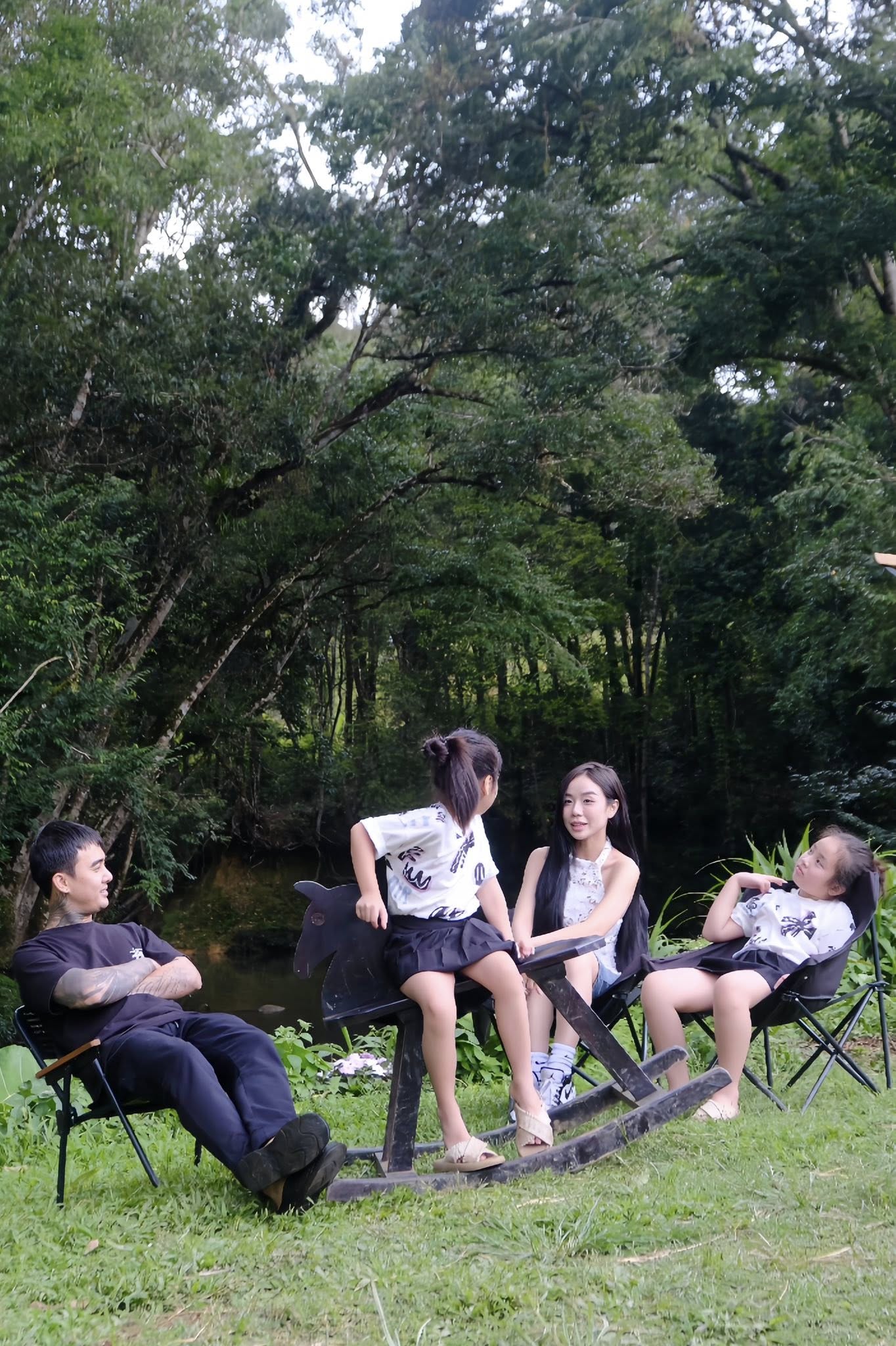 3 mẹ đơn th&acirc;n lấy chồng l&agrave; ca sĩ Việt nổi tiếng: Được y&ecirc;u hết mực, c&oacute; người hơn chồng 8 tuổi, 2 con ri&ecirc;ng- Ảnh 4.