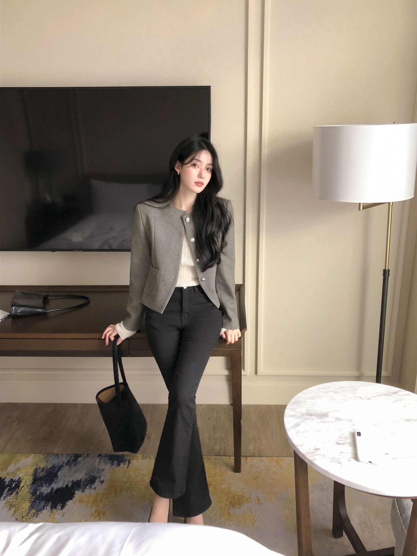 Tết muốn hack cả dáng lẫn tuổi thì chị em hãy sắm 4 món đồ ngắn- Ảnh 2.