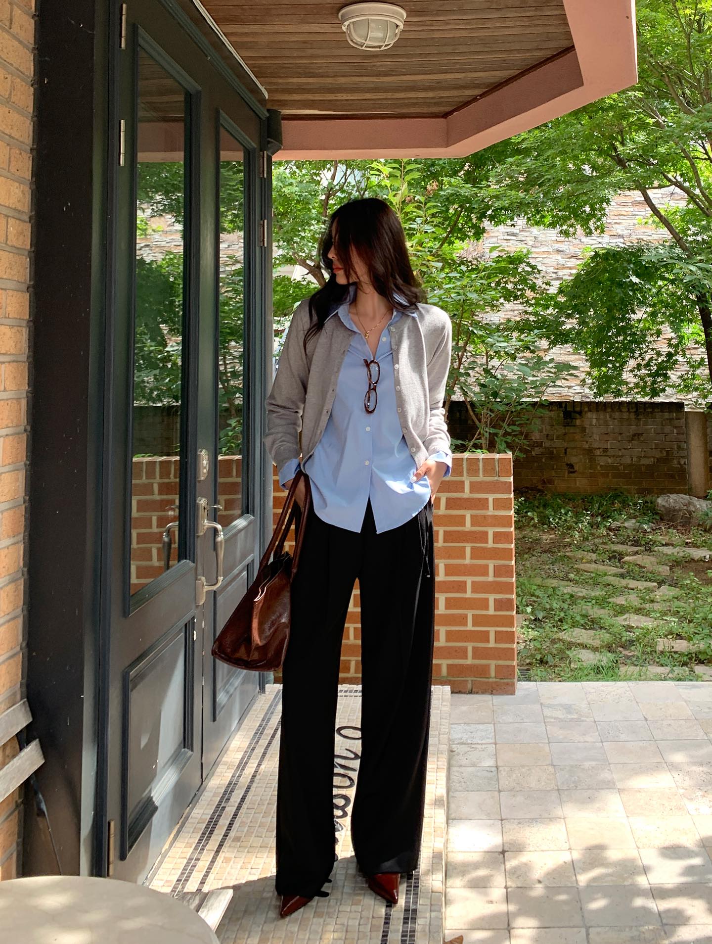 Áo khoác mặc với quần ống rộng: Chọn chuẩn thì đẹp và sang từng centimet- Ảnh 4.