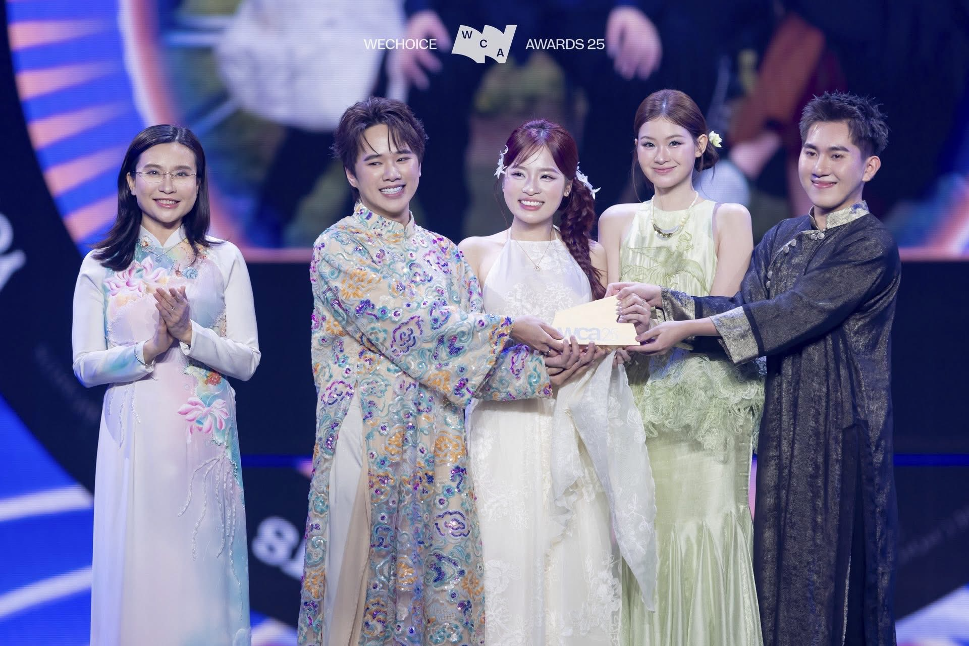 Vũ trụ Hồng Thơ kh&ocirc;i phục nhan sắc gốc!- Ảnh 7.